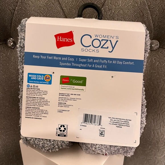 NWT, Womans Hanes cozy crew socks - Picture 4 of 5